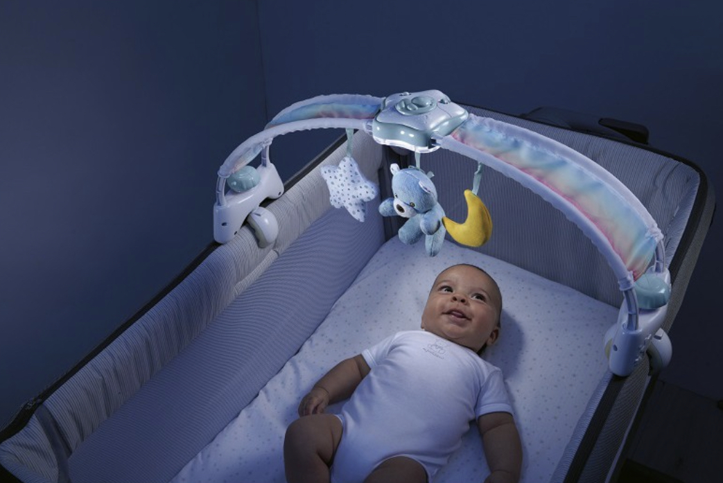 Chicco Rainbow Sky Interaktivní Čelenka Panel na Postýlku Modrá